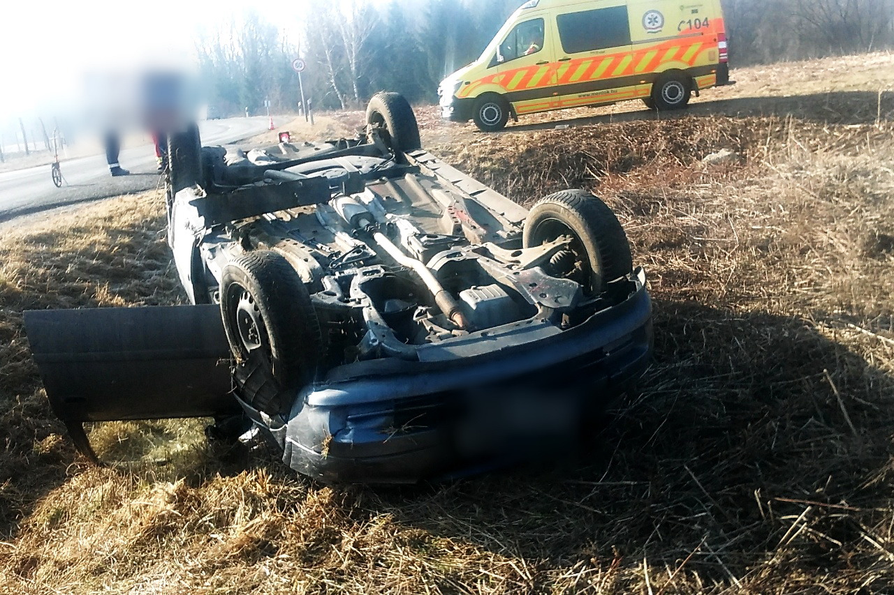 Megsérült a felborult Opel sofőrje Csákánydoroszlónál