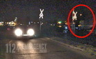 Videó: Érkező vonat elé hajtott egy KIA Szombathely határában - megállt a szerelvény