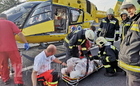 A mentés képei: Mercedes kisbusz csapódott árokba az M6-os autópályán