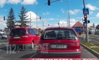 Videó: Így bakiznak rendszeresen a sofőrök a piros lámpánál, Szombathelyen