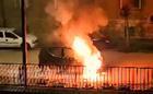 Videó: Kiégett egy Mercedes motortere Szombathelyen - szervizből indult haza a tulajdonos