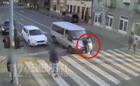 Gyalogosgázolást örökített meg a kamera Vácon (videó, normalizált sebességgel)