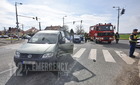 Kigyulladt a Skoda övfeszítője a baleset után - VW-vel ütközött a 86-oson