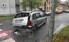 Oszlopnak csapódott a VW elé hajtó Peugeot Szombathelyen - ketten megsérültek