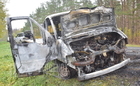Kiégett egy Fiat kisbusz Lócs közelében - migránsnak hitték a munkásokat
