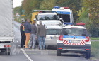 Rendőrautóval és Forddal ütközött egy embercsempész autója Szombathely határában