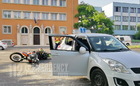Suzuki tanuló autó kanyarodott Aprilia motor elé Szombathelyen - megsérült a motoros