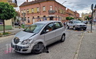 Kiütötte a Közterület-felügyelet Daciajának a kerekét egy Lancia Szombathelyen