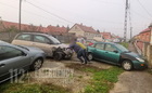 Lancia lökött árokba Skodát és kerítésnek Fordot Pecölben