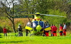 Súlyosan megsérült a kisfiú a háztűzben - mentőhelikopter szállította kórházba
