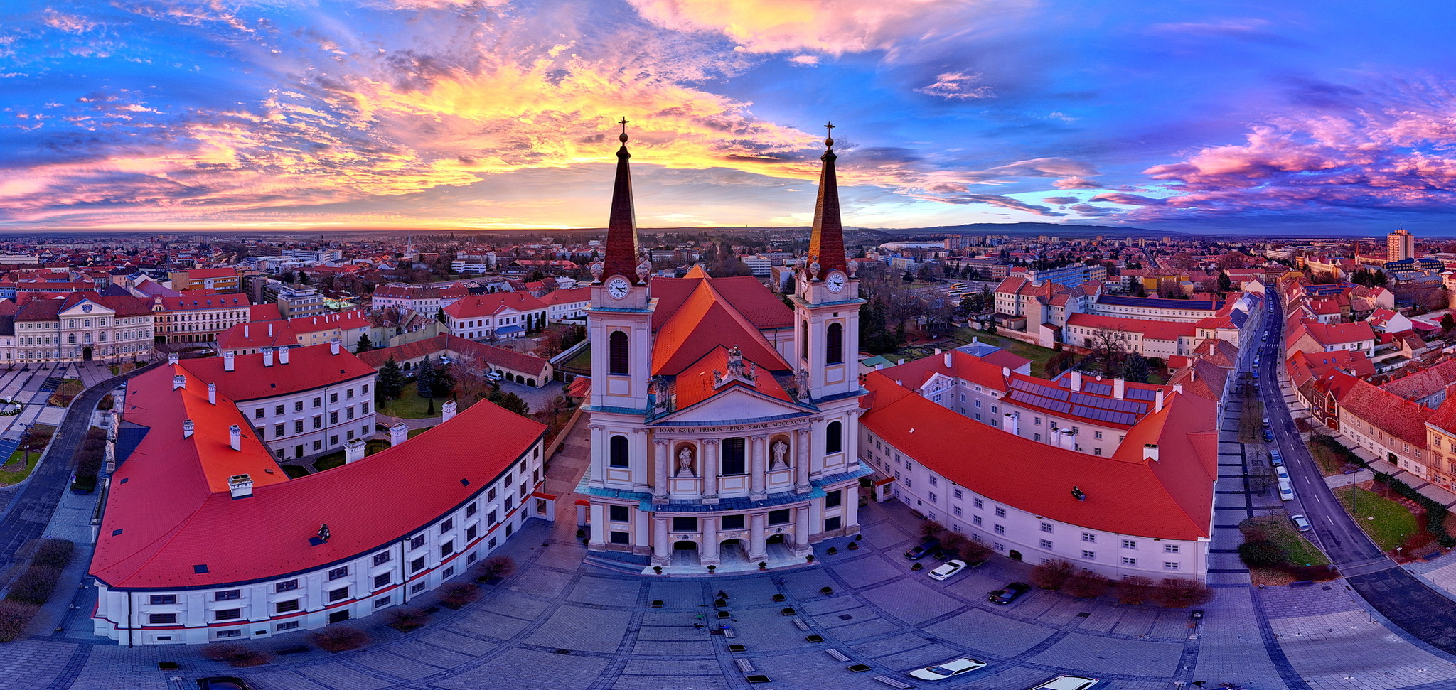 A Sarlós Boldogasszony-székesegyház, mint nyitott könyv Fotó: Tánczos Mihály