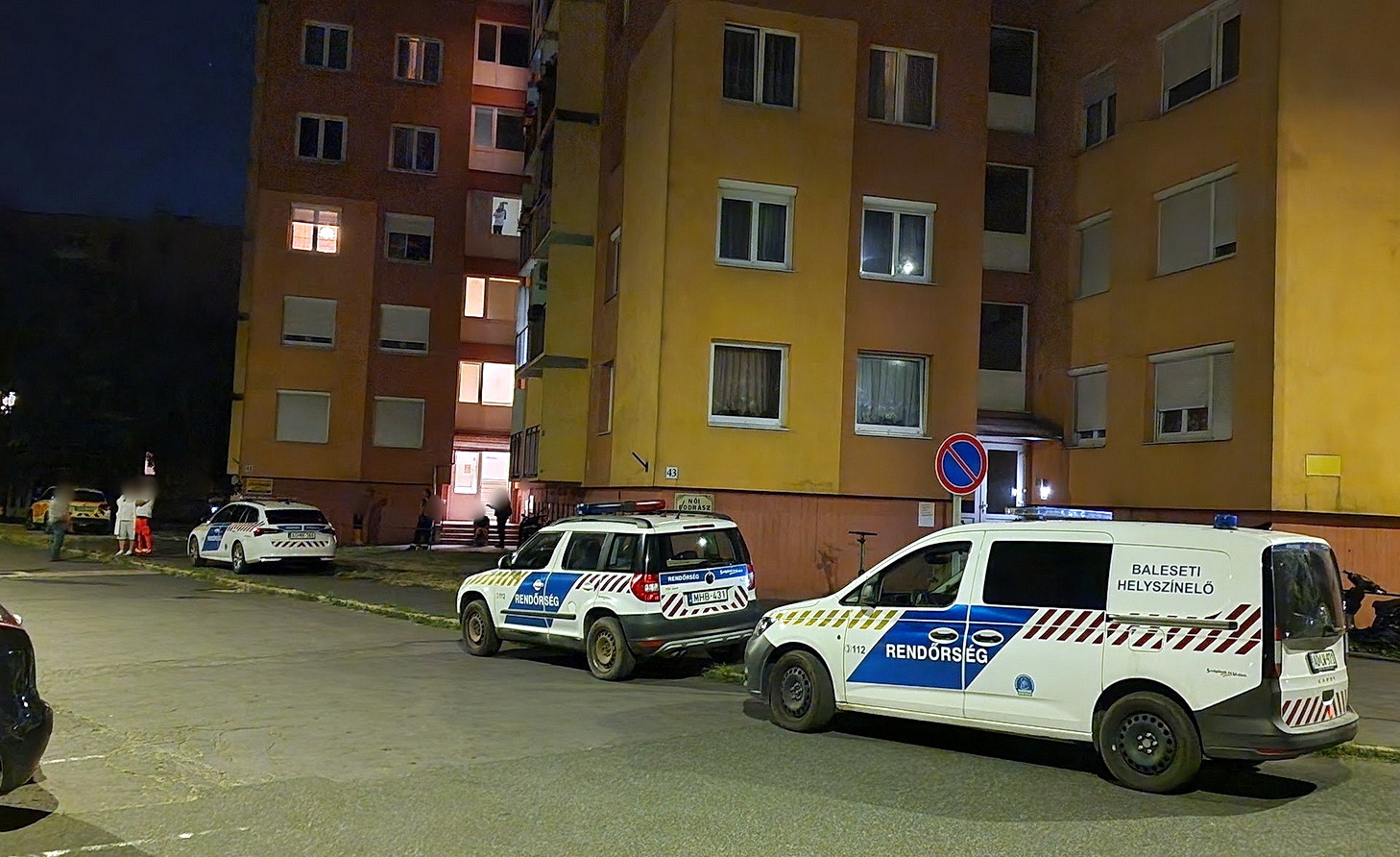 Haláleset egy szombthelyi tízemeletesben - Felmerült az idegenkezűség gyanújs.