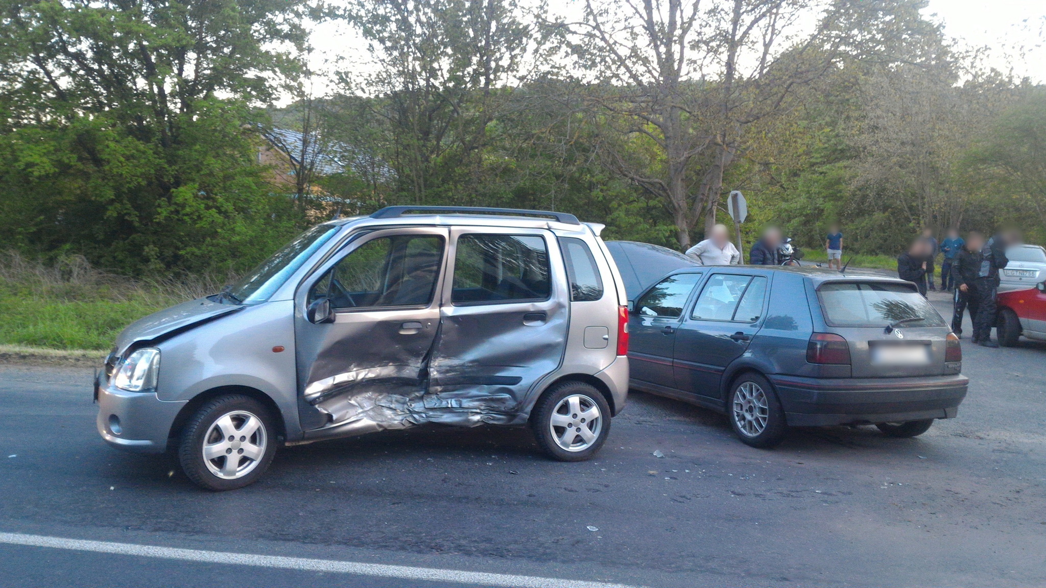Tolató Suzukiba csapódott Volkswagen a 87-esen 3.
