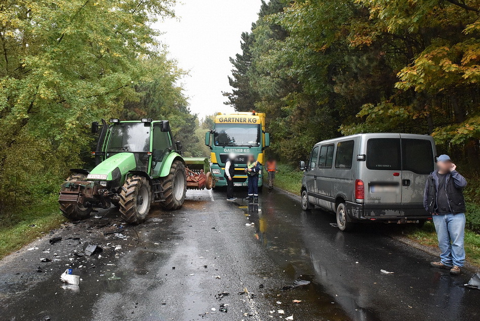 traktorral ütközött egy Suzuki Kőszeg közelében