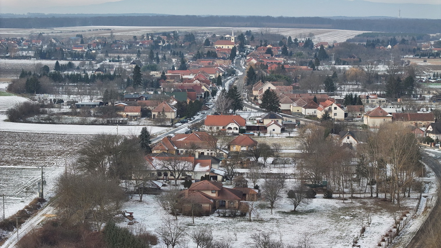 Nárai látképe a magasból, napnyugtakor