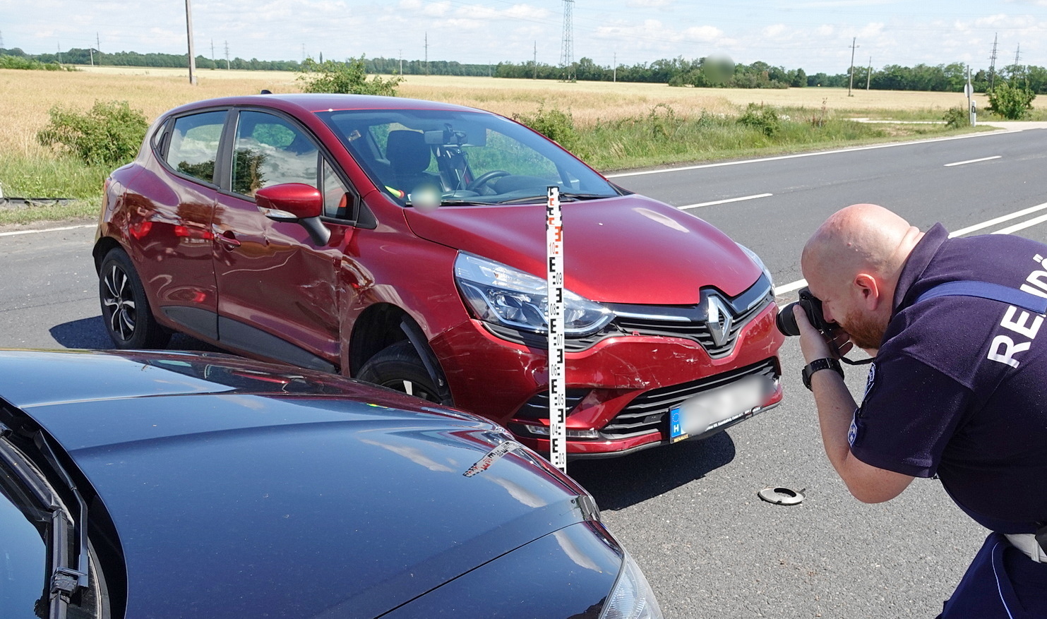 Szabálytalanul megforduló Renault miatt ütközött három autó Szombathely határában