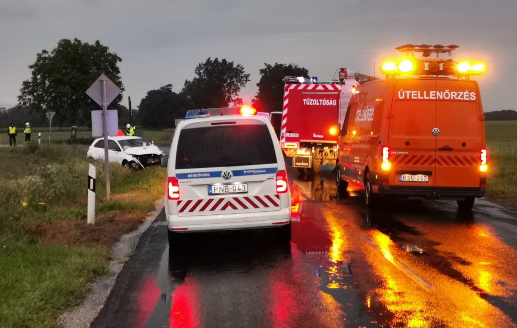 A Magyar Közút útellenőr autója