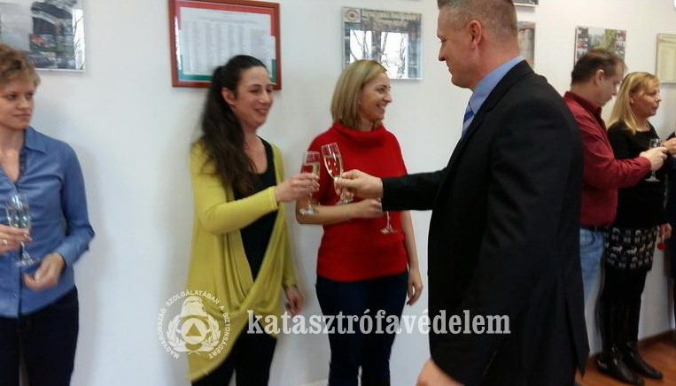 v végi koccintás a katasztrófavédelemnél 3