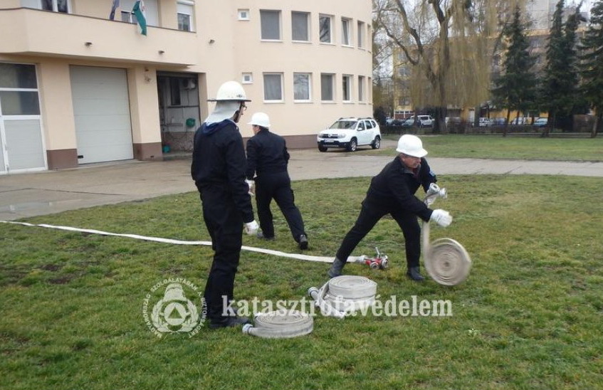 j önkéntes tűzoltók 2.