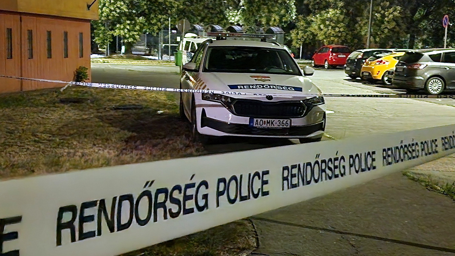 Haláleset egy szombthelyi tízemeletesben - Felmerült az idegenkezűség gyanújs.
