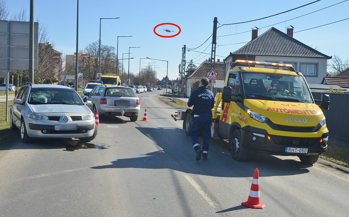 Hülyeséget csináltam! - mondta a szemközti sávba áttérő Audi vezetője, miután az autója Renaultnak ütközött Szombathelyen