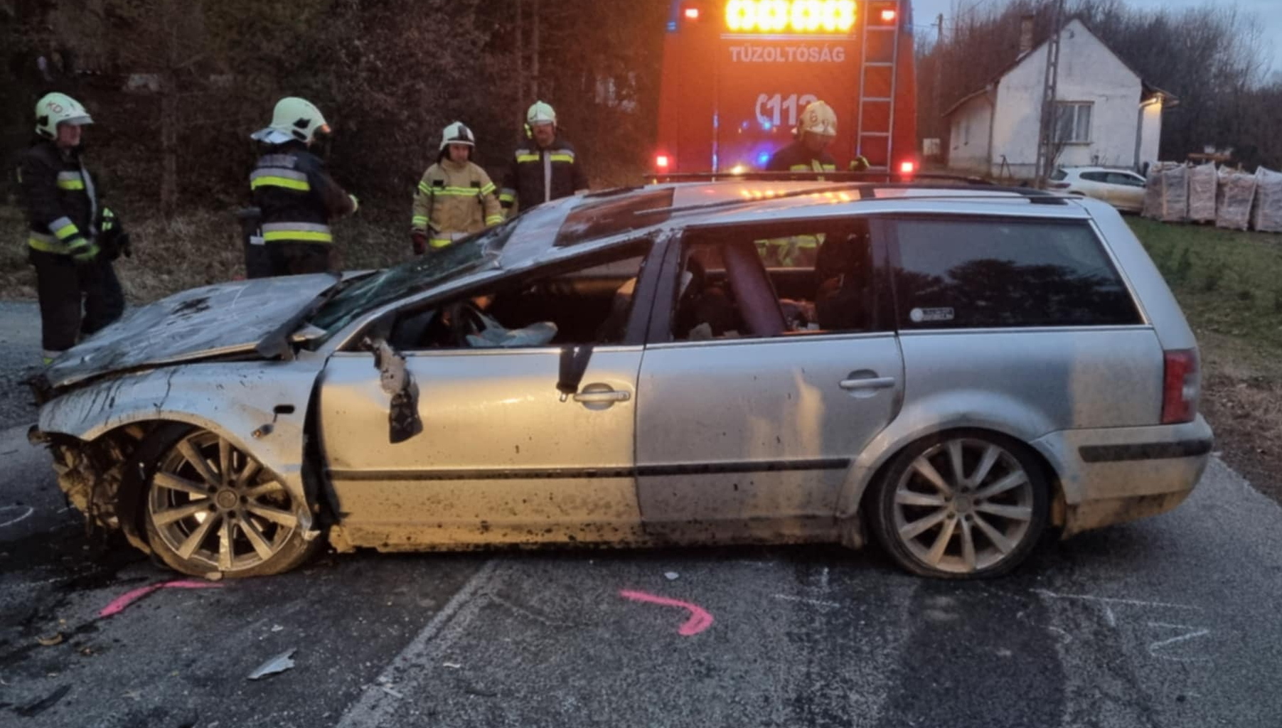 Felborult egy VW Őriszentpéter közelében Fotó: Könye Gábor/ Őriszentpéter ÖTE