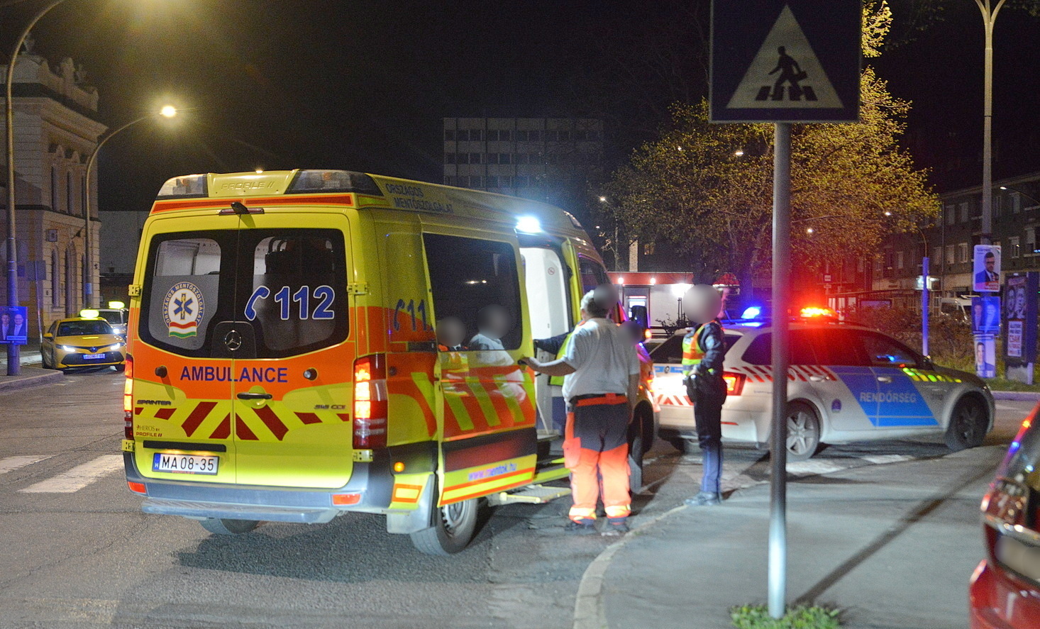 Lerúgták a rollerről – állította a földön fekvő férfi, de nem egészen ez történt