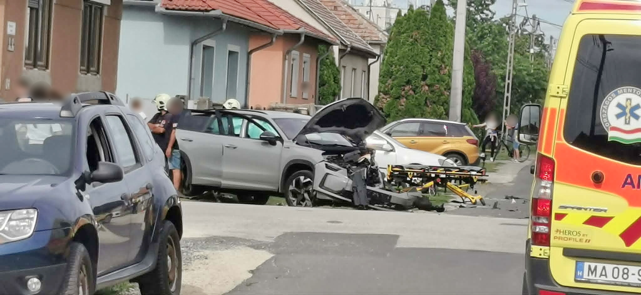 Négyen megsérültek Sárváron - Toyota hajtott Skoda elé kereszteződésben