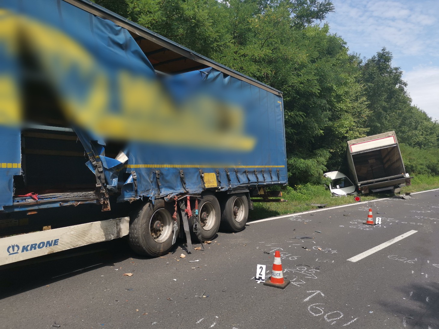 Halálos baleset Karakónál - Suzuki tért át teherautó elé