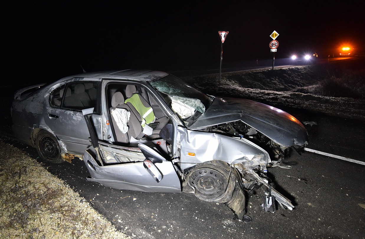 Súlyos baleset Magyarszecsőd közelében, a 8-as főúton