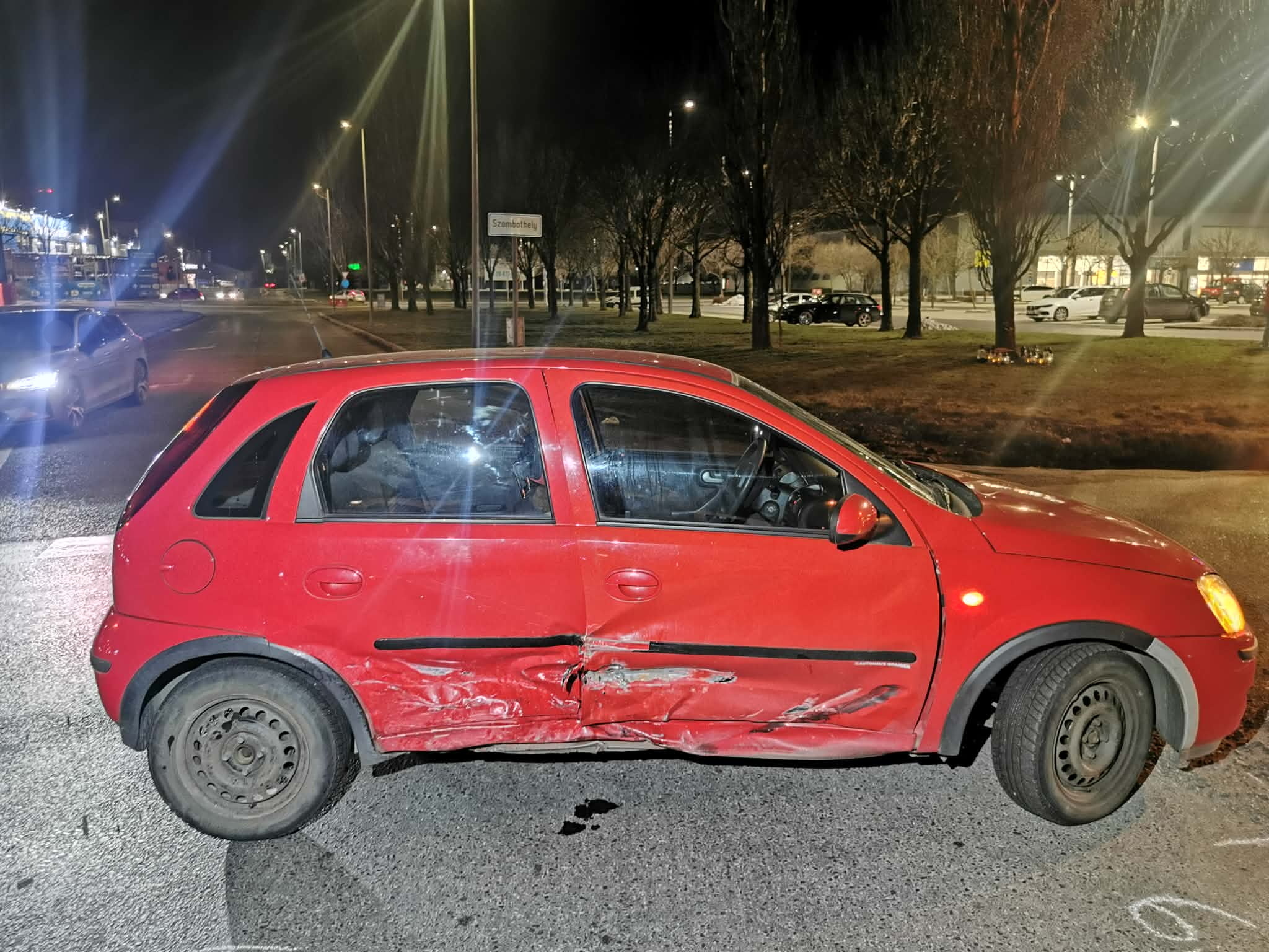 Suzuki motor elé kanyarodott egy Opel Szombathely határában a 86-os és 87-es főutak közös szakaszán