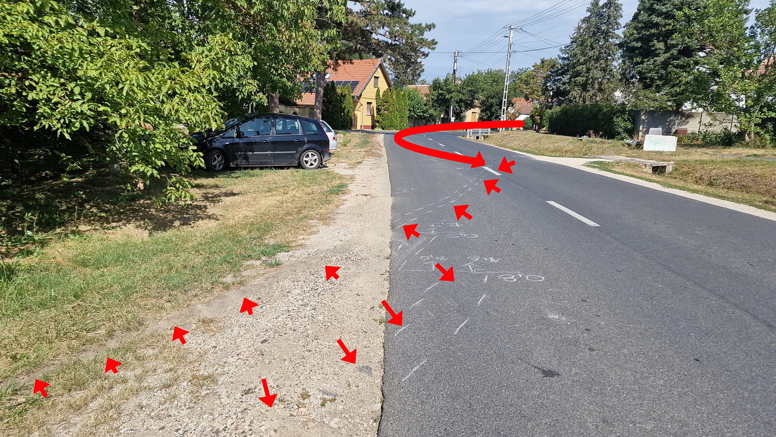 Alfa Romeo csapódott fának Gyöngyösfaluban