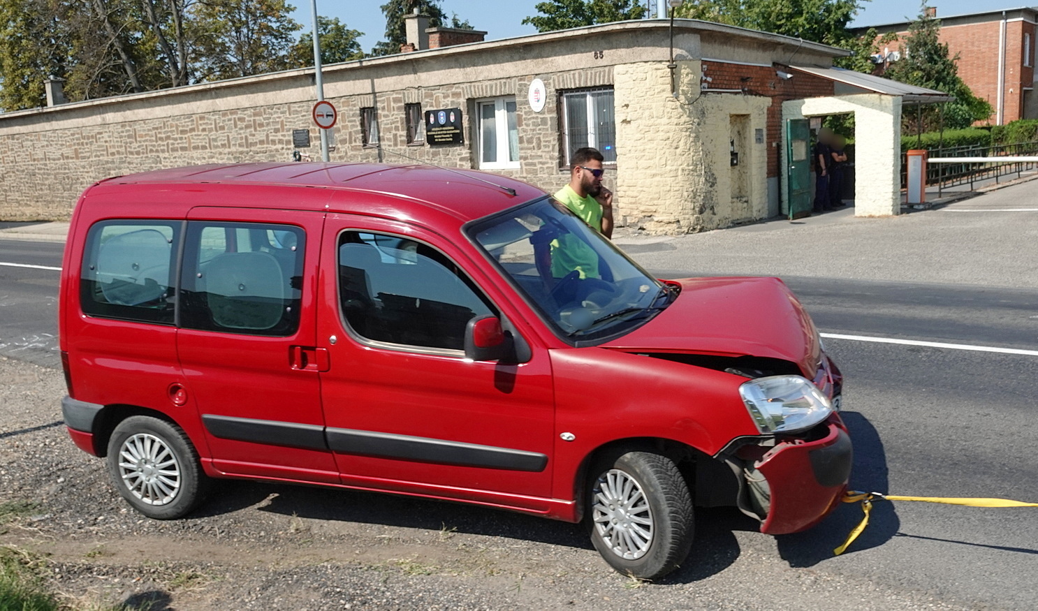 Megálló Toyotának és oszlopnak ütközött egy Citroen Szombathely határában