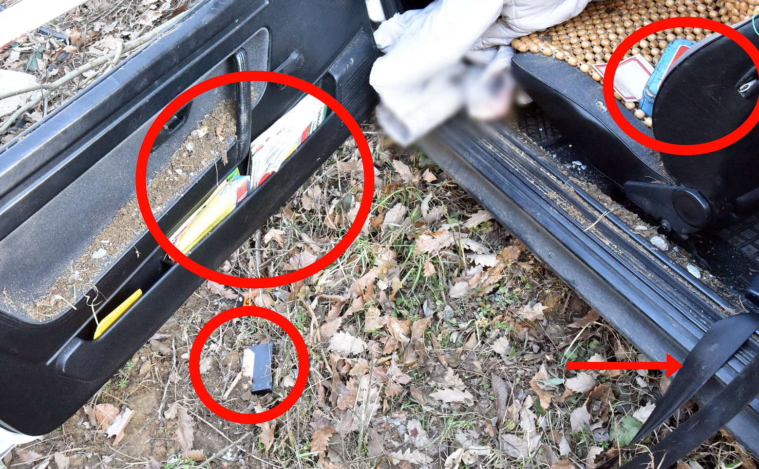 A balesetet szenvedett koros járműben olyan tárgyak voltak, ami a mai fiataloknak már furcsa lehet