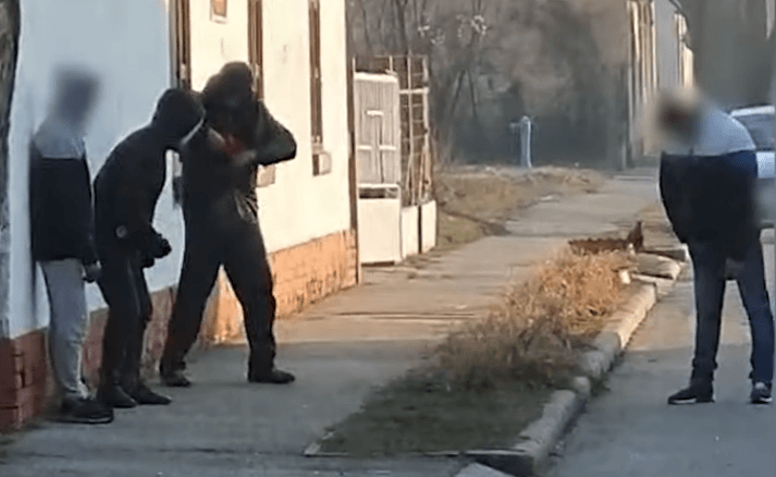 Tántorgó kábítószerfogyasztók