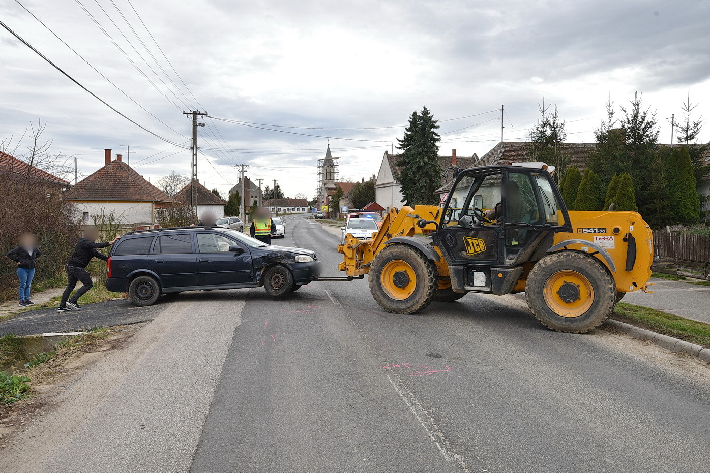 Munkagép segített műszaki mentésnél