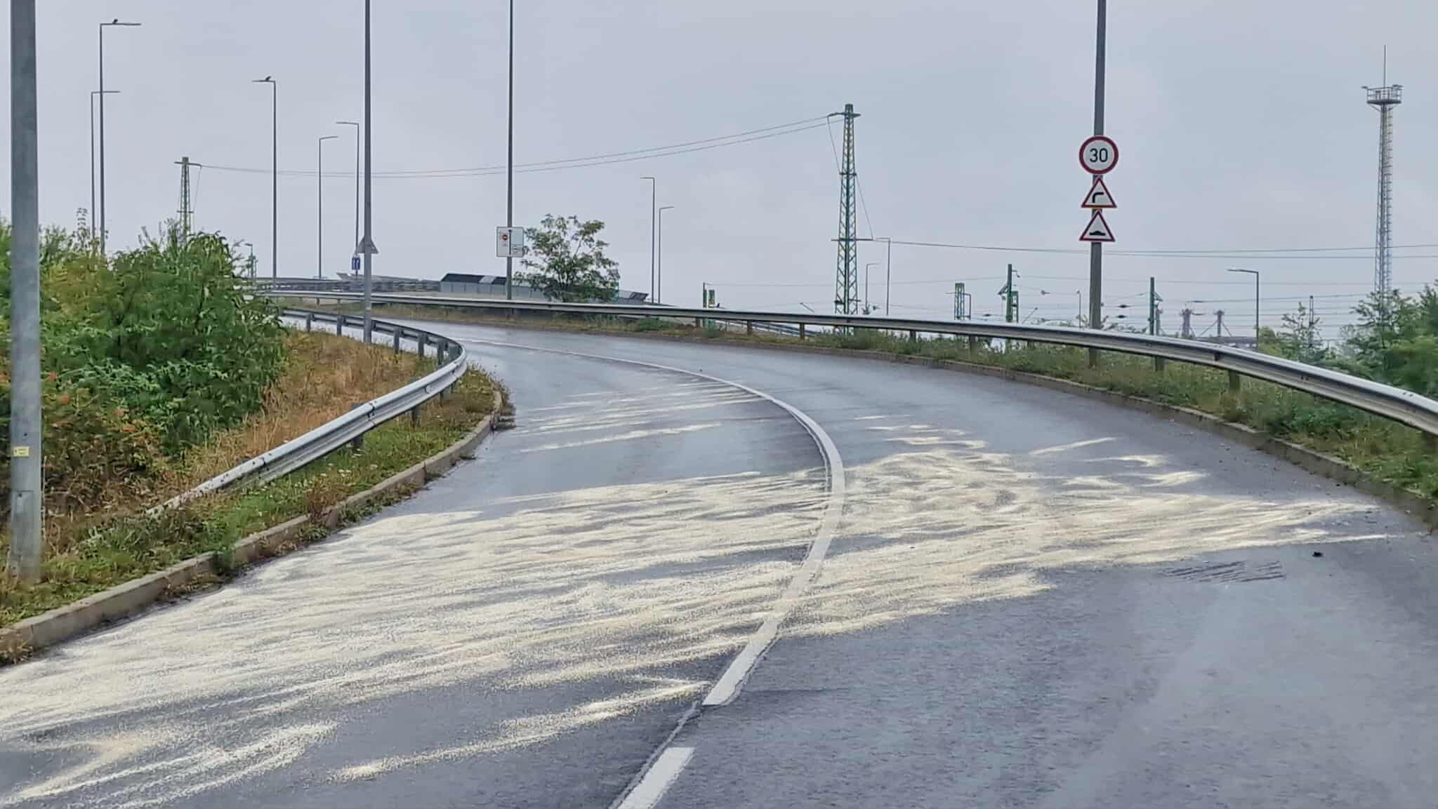 A felüljárón történt baleset részletei - két VW ütközött Szombathelyen