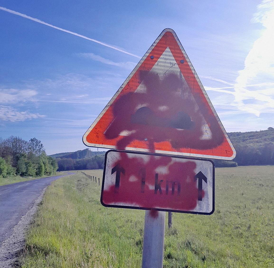 Jelzőtáblákat rongált meg ismeretlen személy az Őrségben Fotó: Vas VMRFK