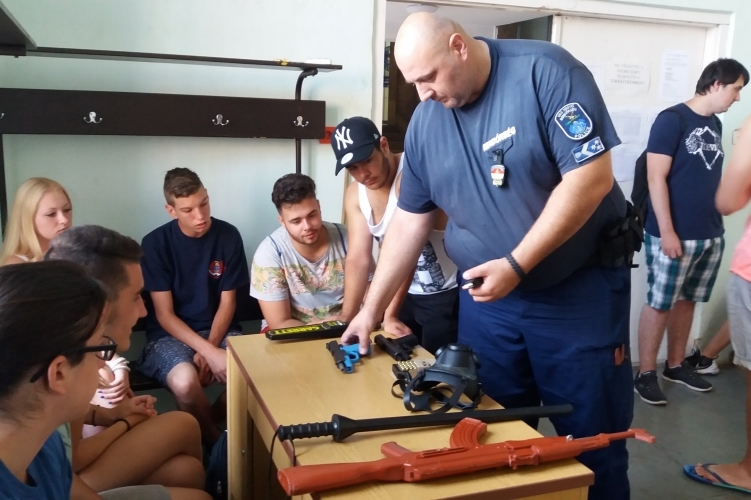 Rendész tanulók rendőrszakmai gyakorlata Szombathelyen