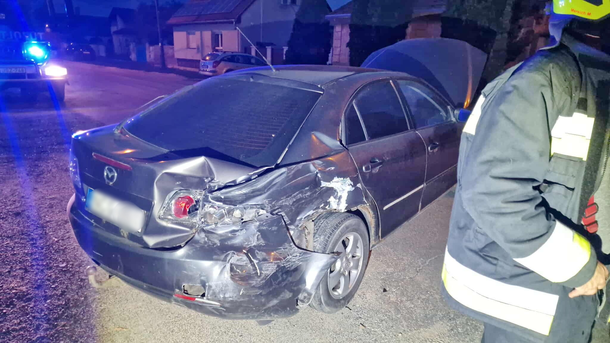 Homlokrakodó kanalának hajtott, majd parkoló autónak csapódott egy Dacia Csepregen