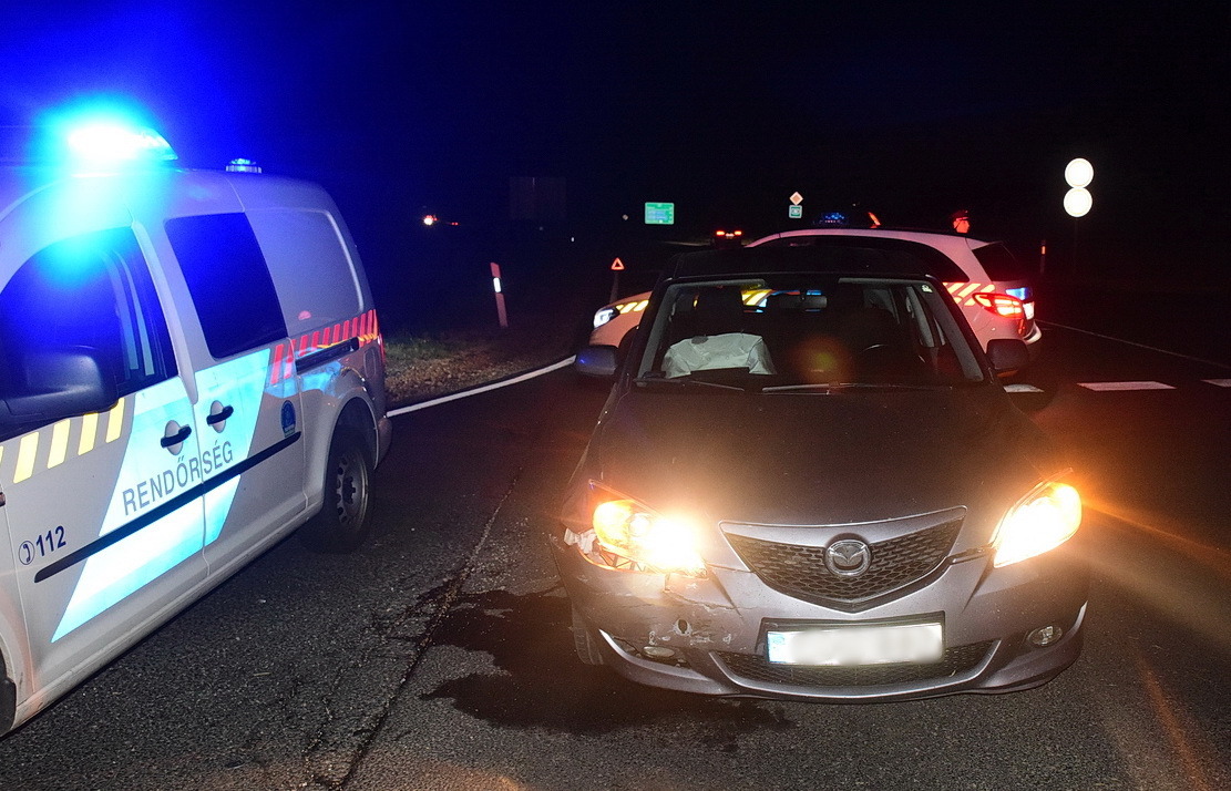 A MAzda vezetője későn észlelte a lassító VW-t