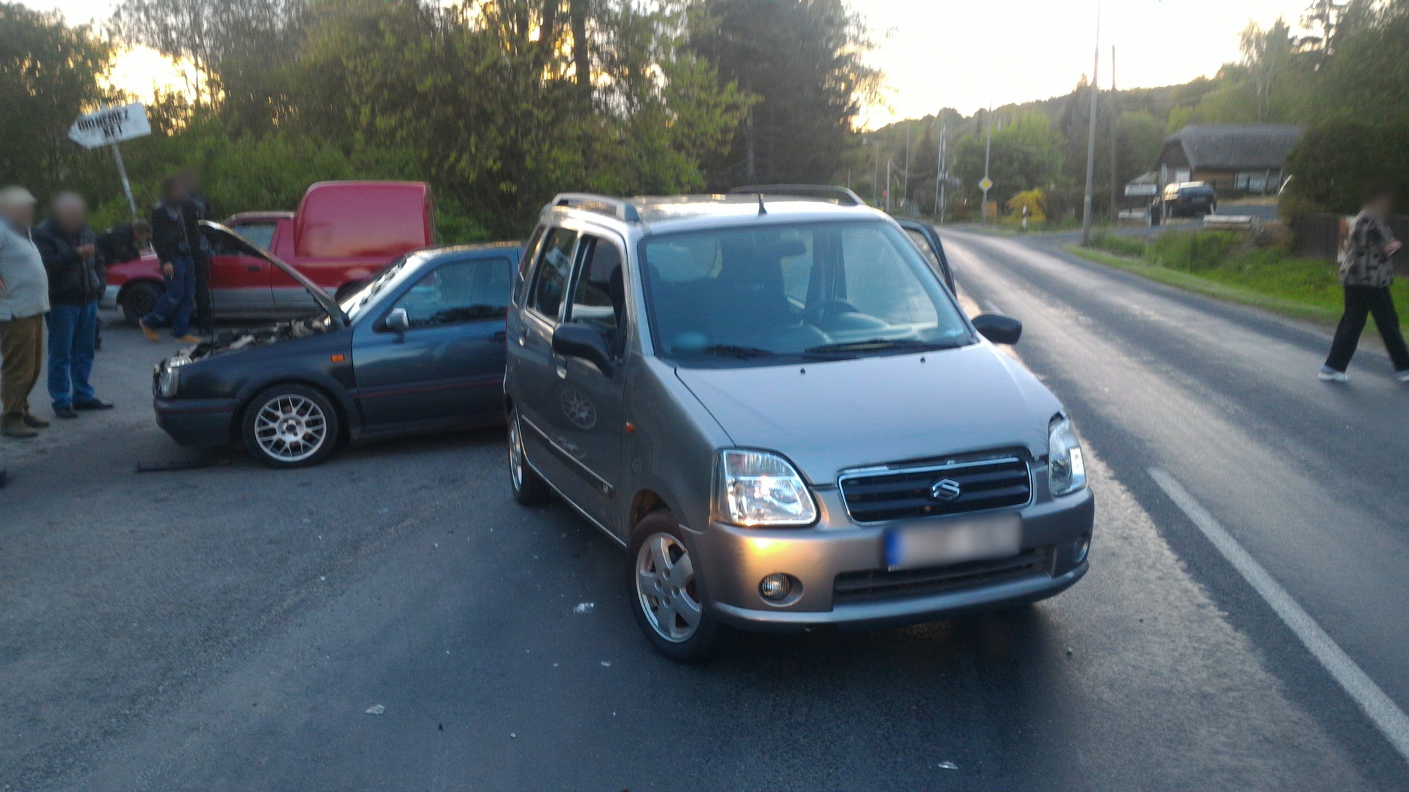 Tolató Suzukiba csapódott Volkswagen a 87-esen 4.