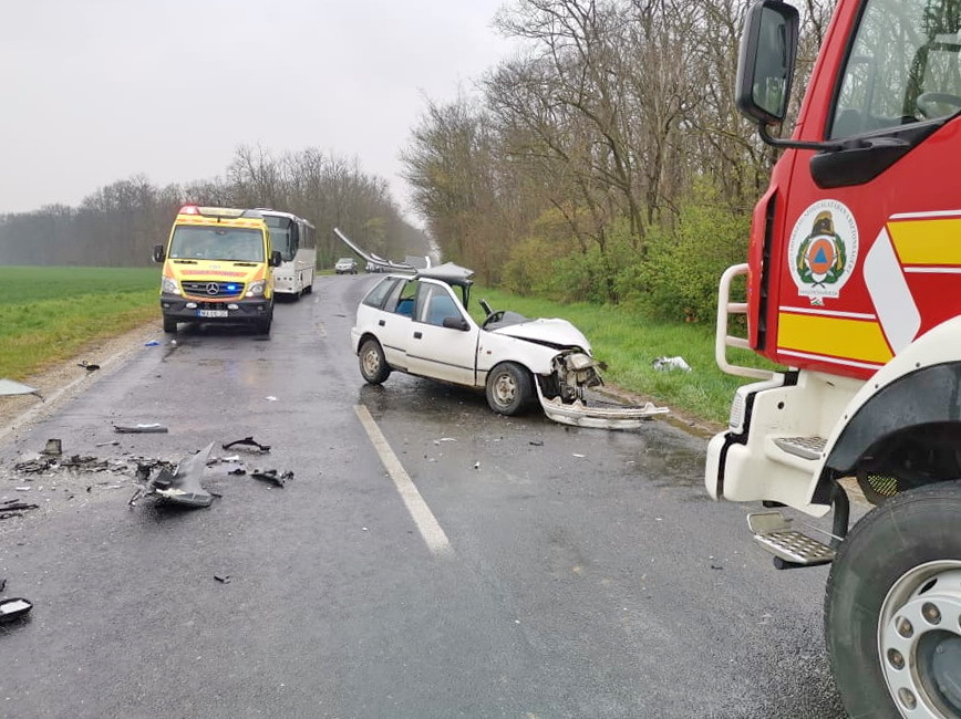 Félfrontálisan ütközött Suzuki Skodával Megyehídnál