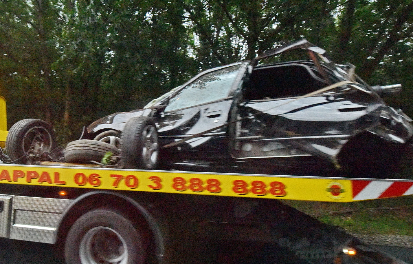 Olvasói fotó a Rábahídvég előtt árokba hajtó Peugeot-ról