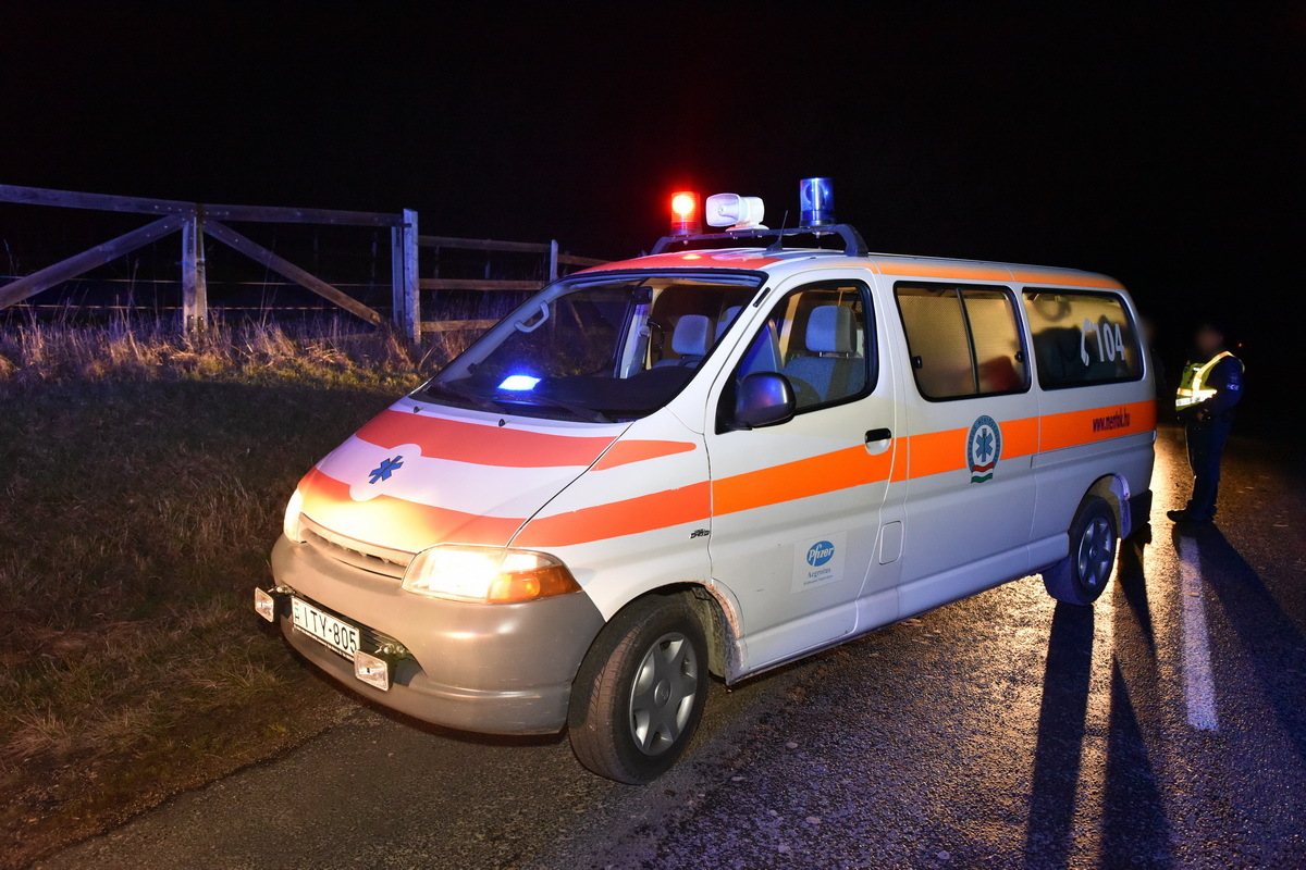 Felborult a Volkswagen - megúszták az utasok Kőszeg közelében 5.