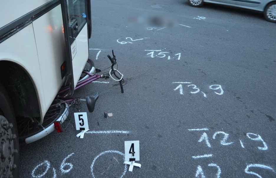 Súlyosan megsérült az elsodort kerékpáros