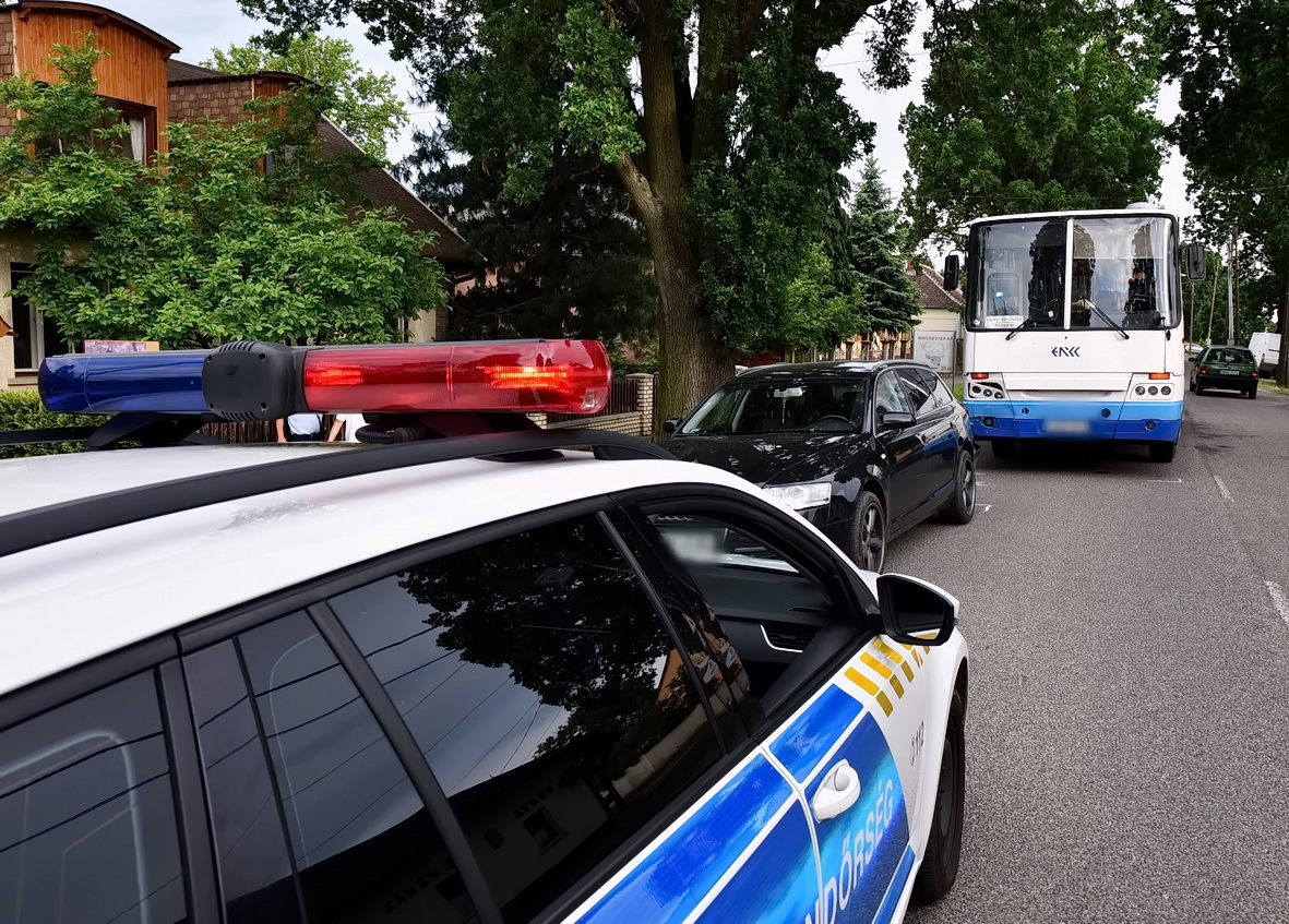 Audiba csúszott egy busz Körmenden