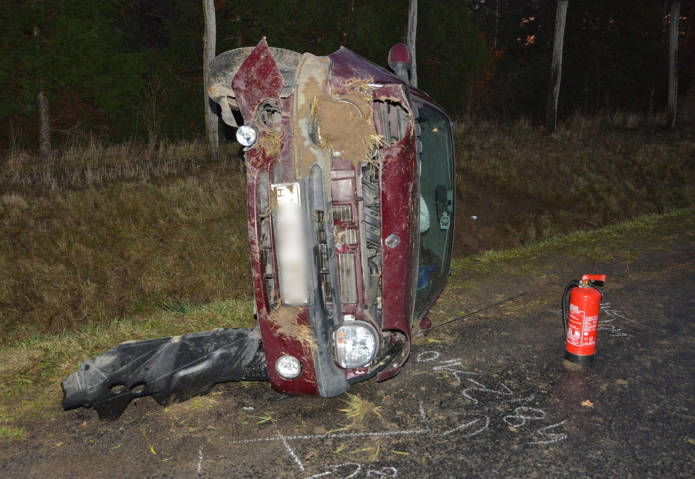Árokba sodródott és az oldalára dőlt egy Renault Kőszegszerdahely és Cák között