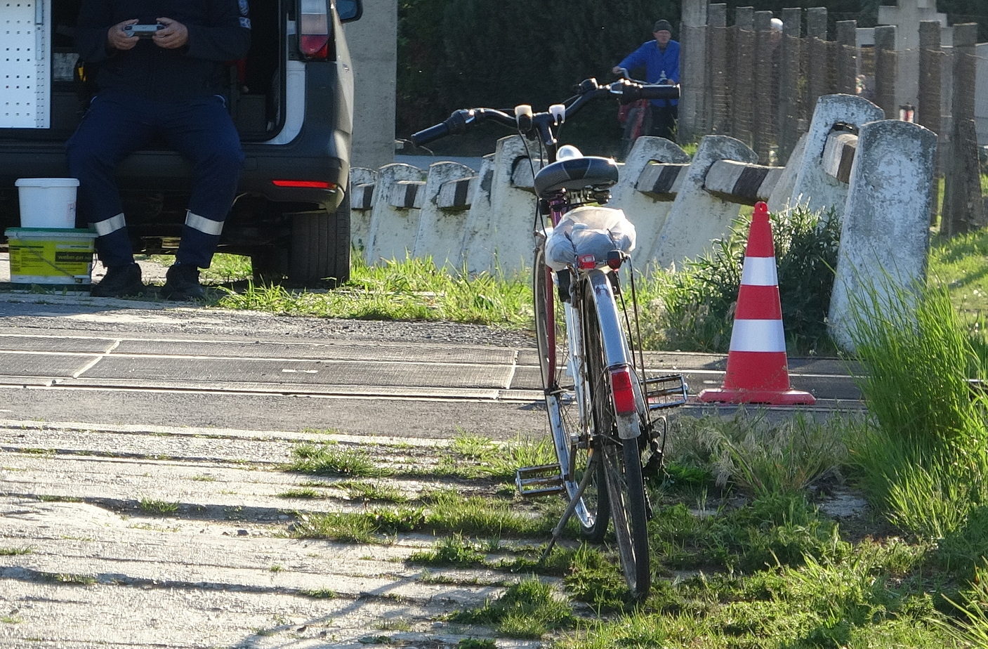Szándékosan ugrott vonat elé egy férfi Gyöngyösfalunál - nem tudták megmenteni az életét