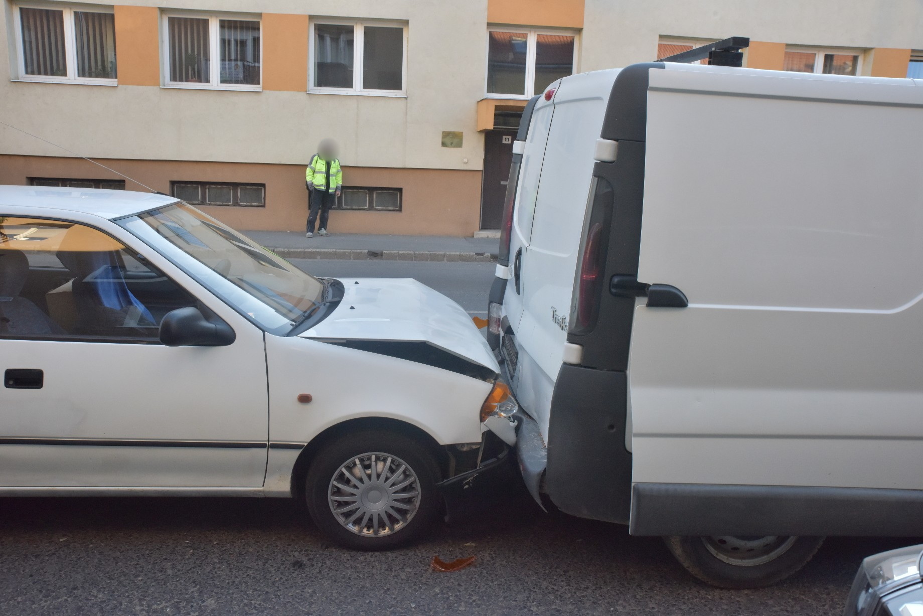 Kocsisort tolt össze Suzuki Szombathelyen - az okozó sérült meg a balesetben